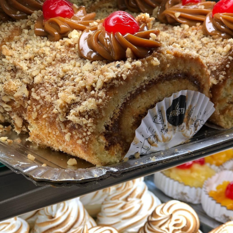 Delicioso Brazo de Reina de La Floresta Panadería y Pastelería en San Bernardo